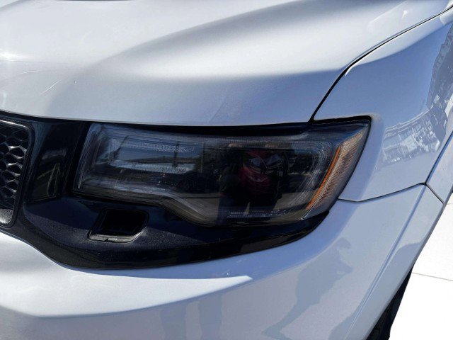 Used 2015 Jeep Grand Cherokee SRT image 11