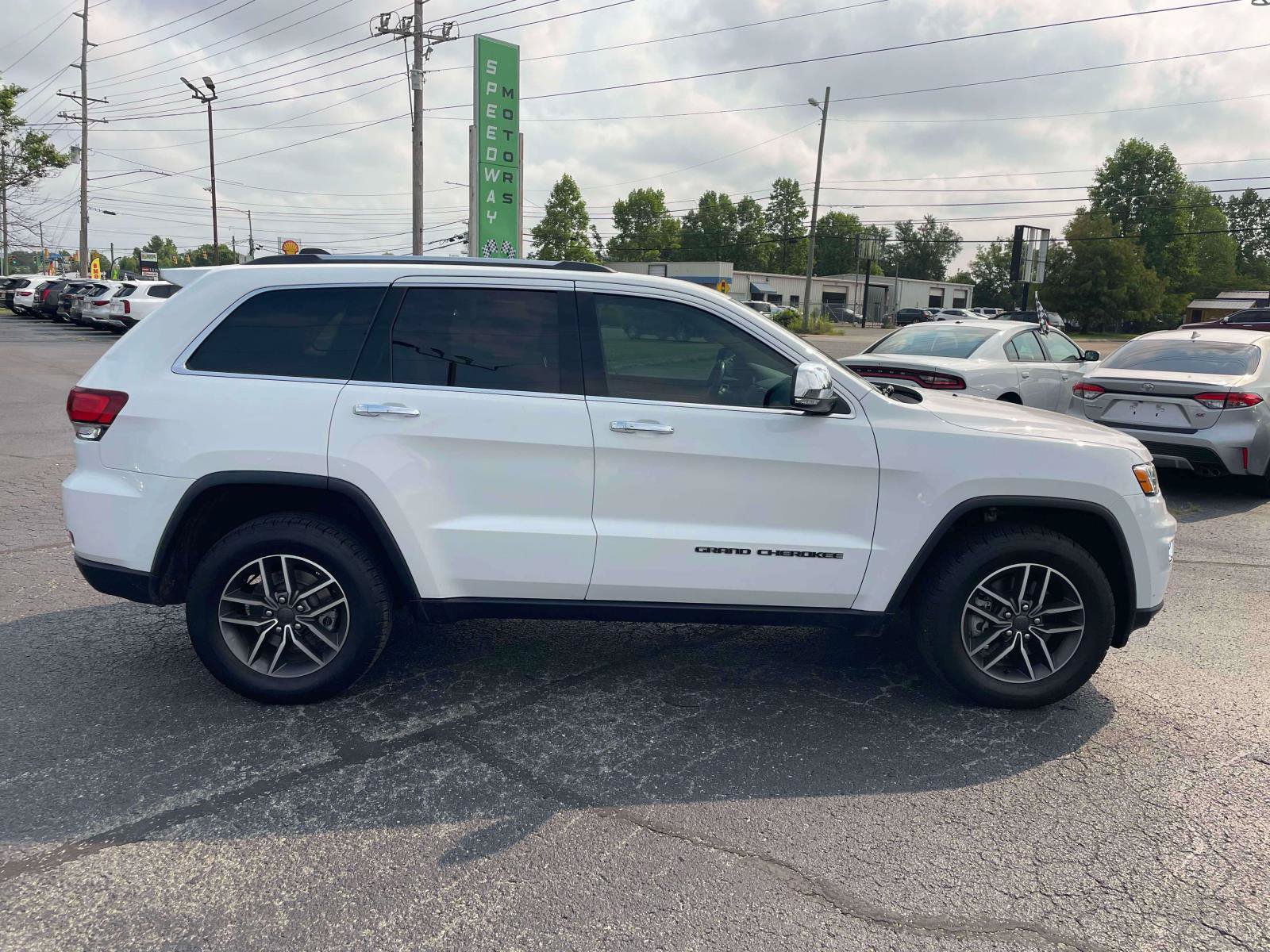 Used 2021 Jeep Grand Cherokee Limited w/ Sun & Sound Group AWD/4WD image 11