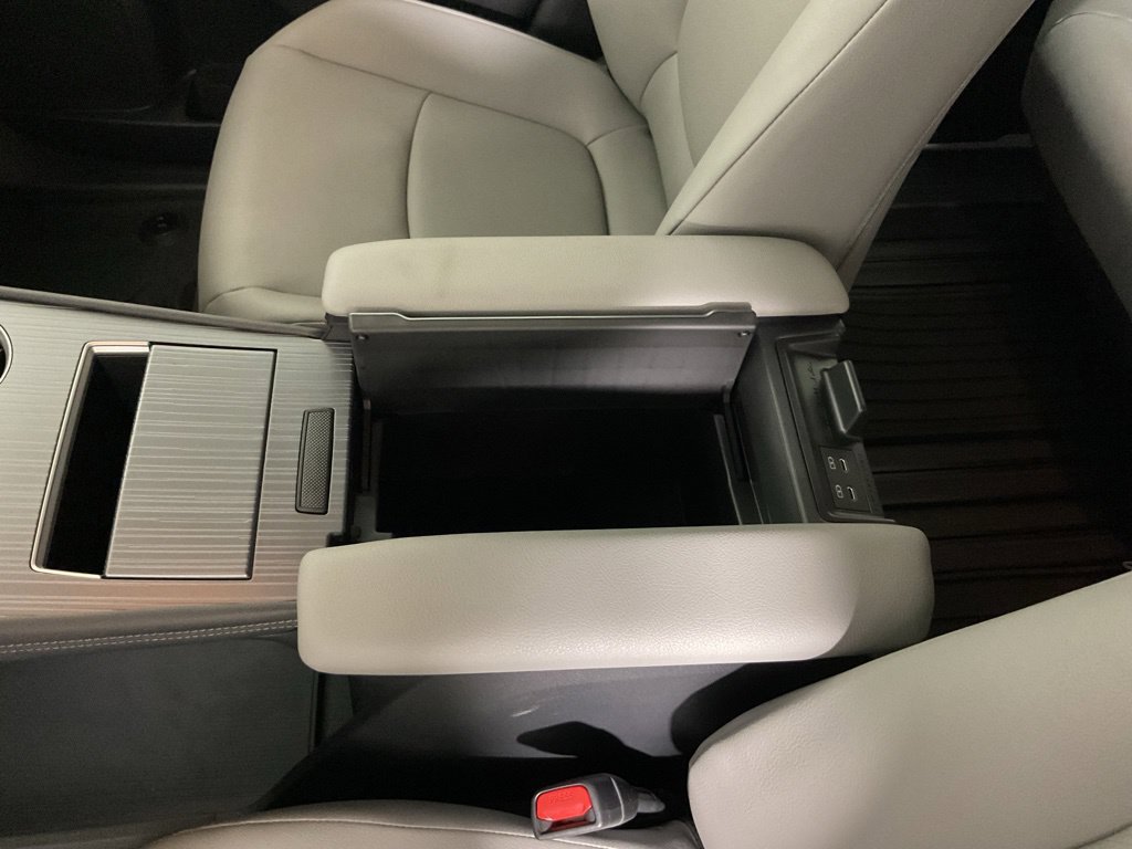New 2026 Toyota Sienna XLE FWD image 32