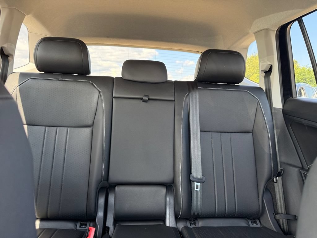 Used 2023 Volkswagen Tiguan SE AWD/4WD image 43