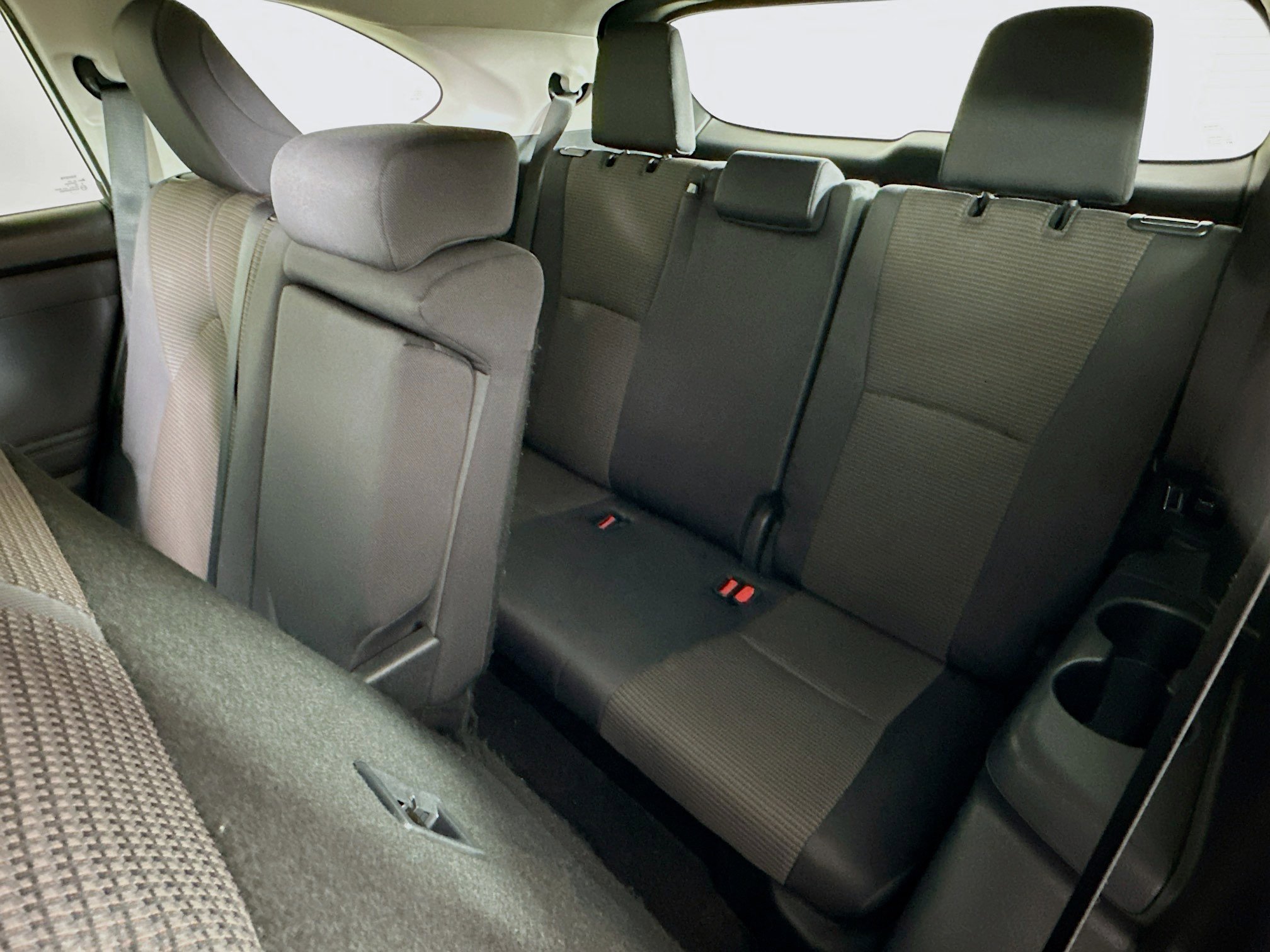 Used 2024 Toyota Highlander LE image 28