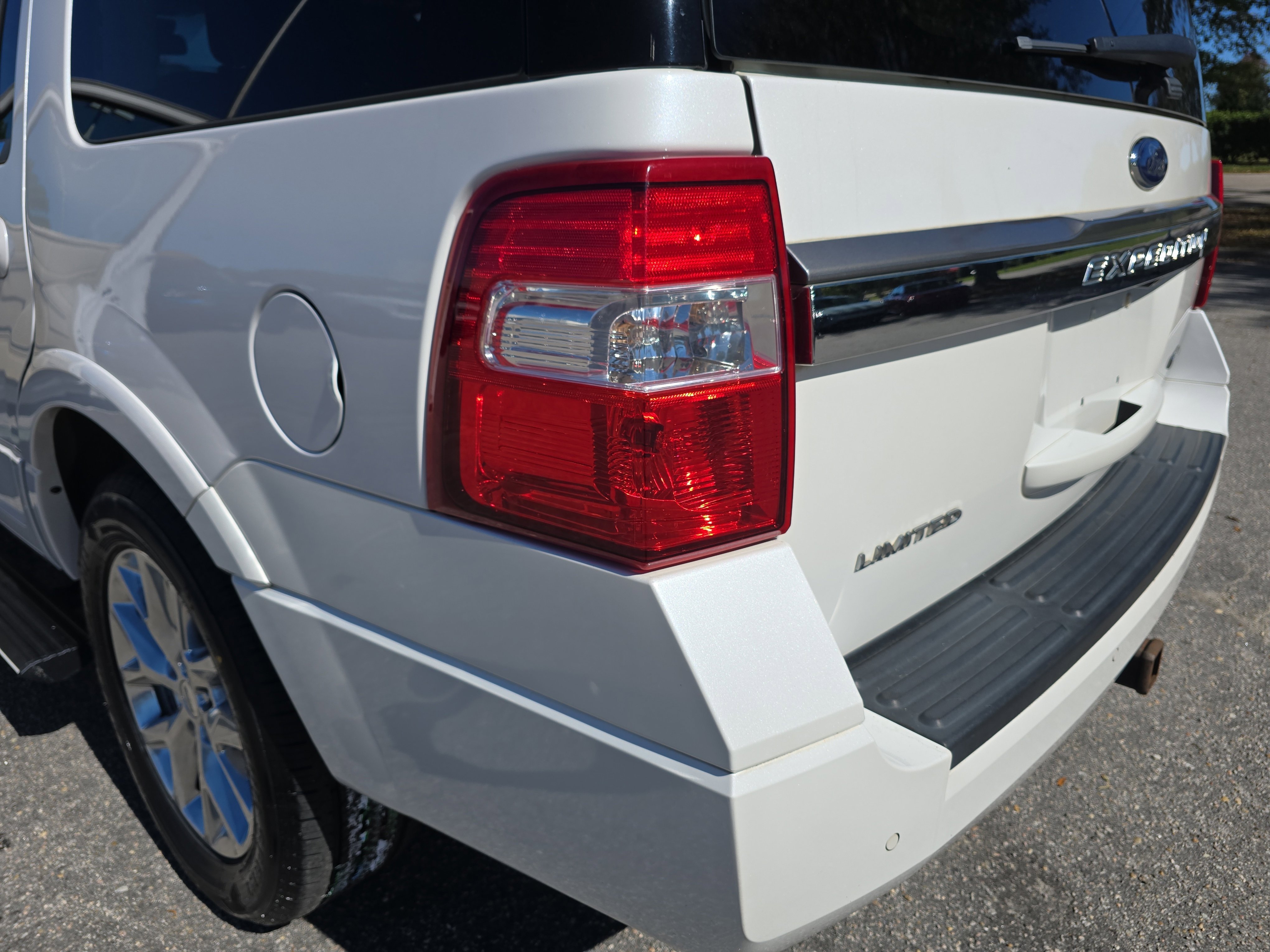 Used 2017 Ford Expedition Limited w/ Equipment Group 301A image 37