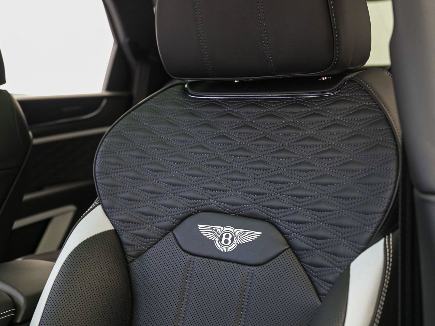 New 2026 Bentley Bentayga Speed image 5