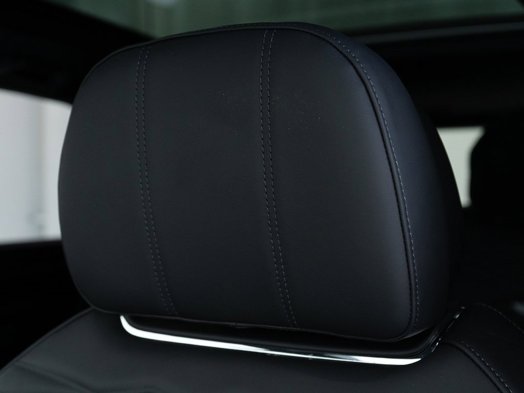 Certified 2025 Bentley Bentayga Extended Wheelbase image 17