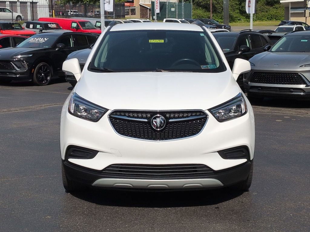 Used 2022 Buick Encore Preferred AWD/4WD image 2