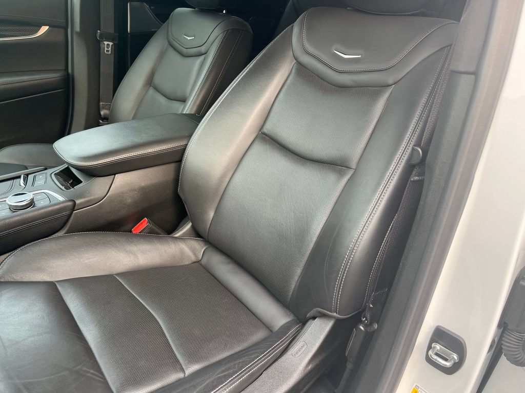 Certified 2024 Cadillac XT6 Sport w/ Technology Package AWD/4WD image 12