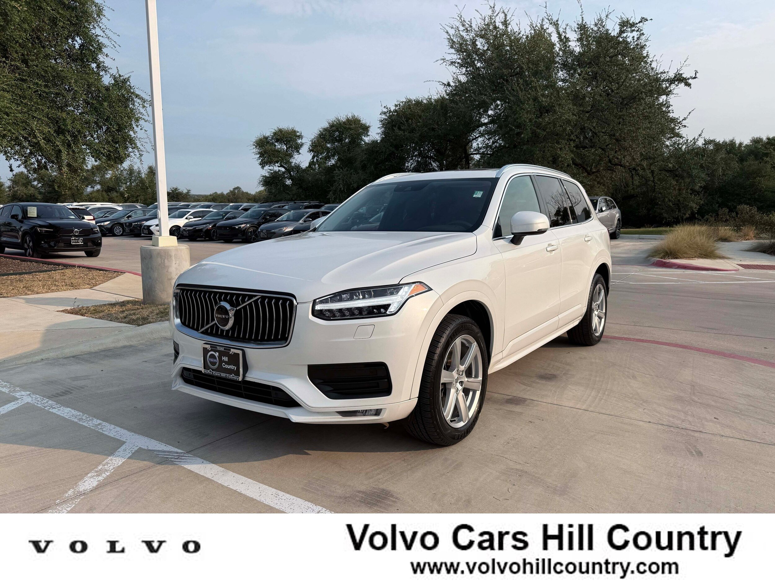 Used 2022 Volvo XC90 T5 Momentum AWD/4WD image 1
