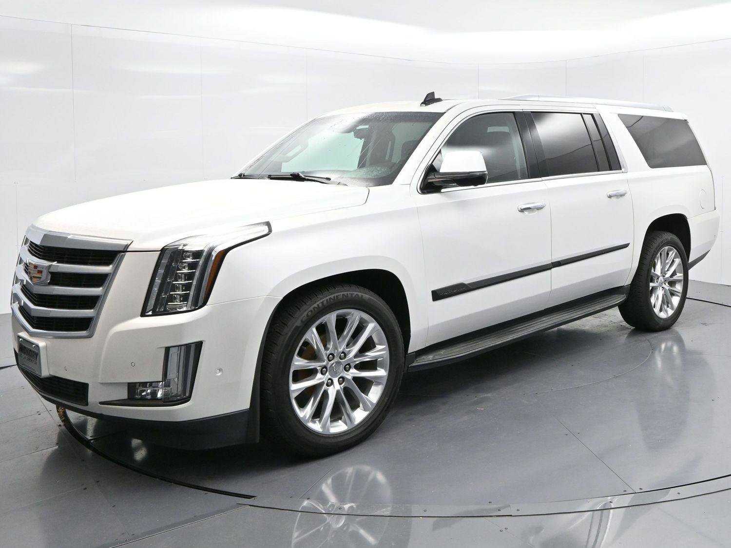 Used 2017 Cadillac Escalade ESV Luxury image 3