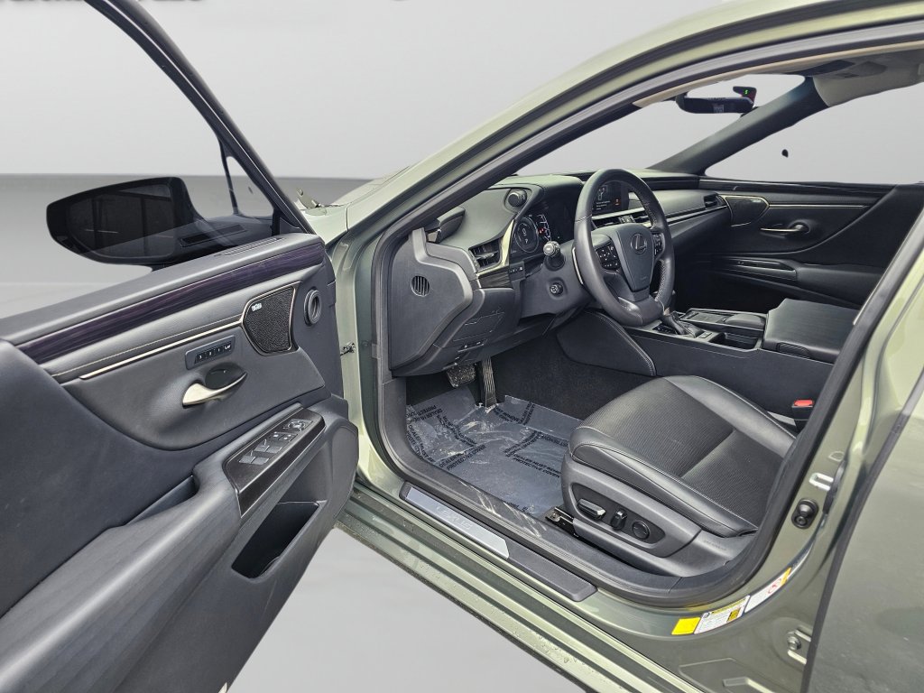 Used 2019 Lexus ES 300h w/ Premium Package FWD image 19