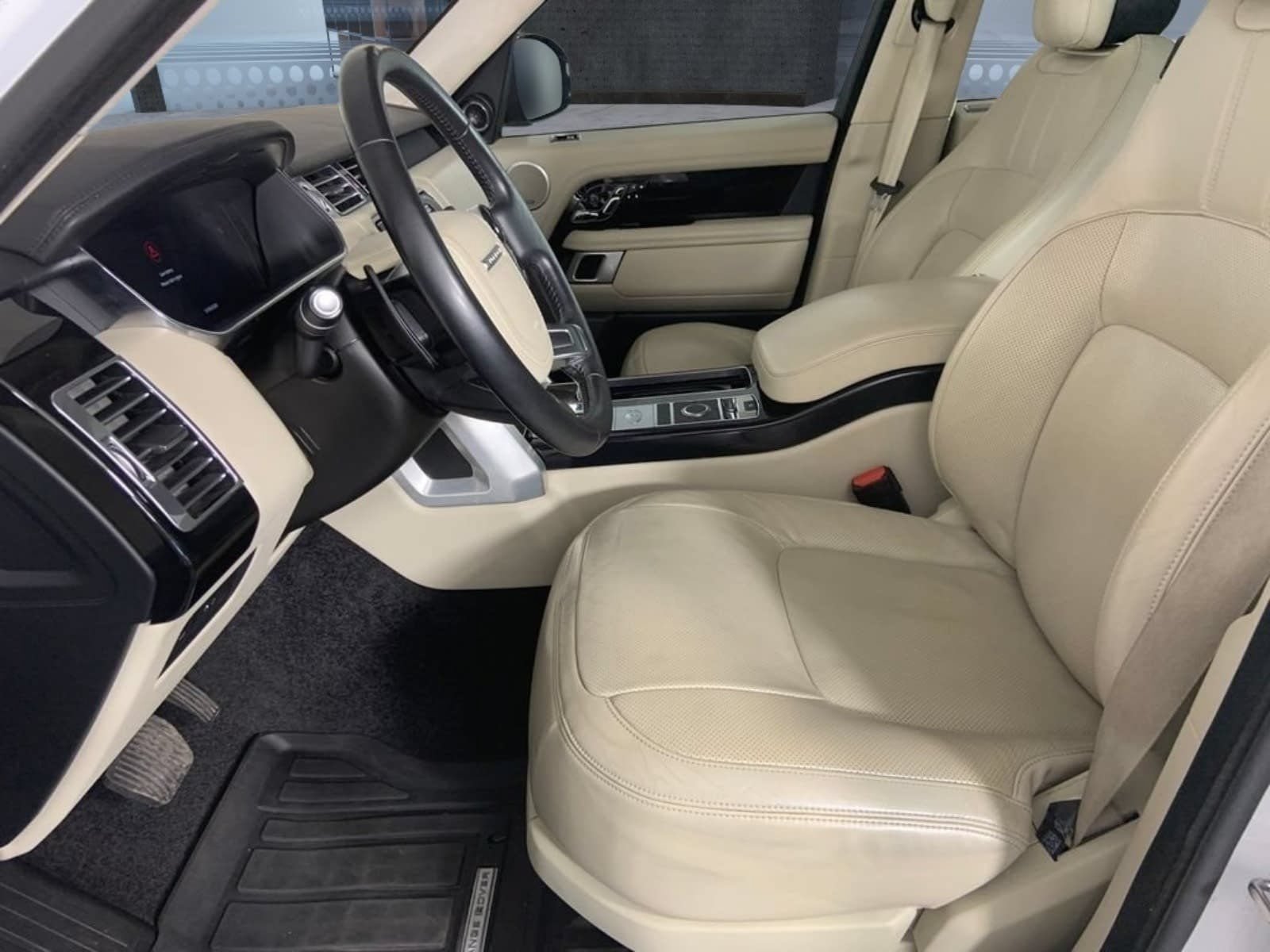 Used 2019 Land Rover Range Rover HSE AWD/4WD image 25