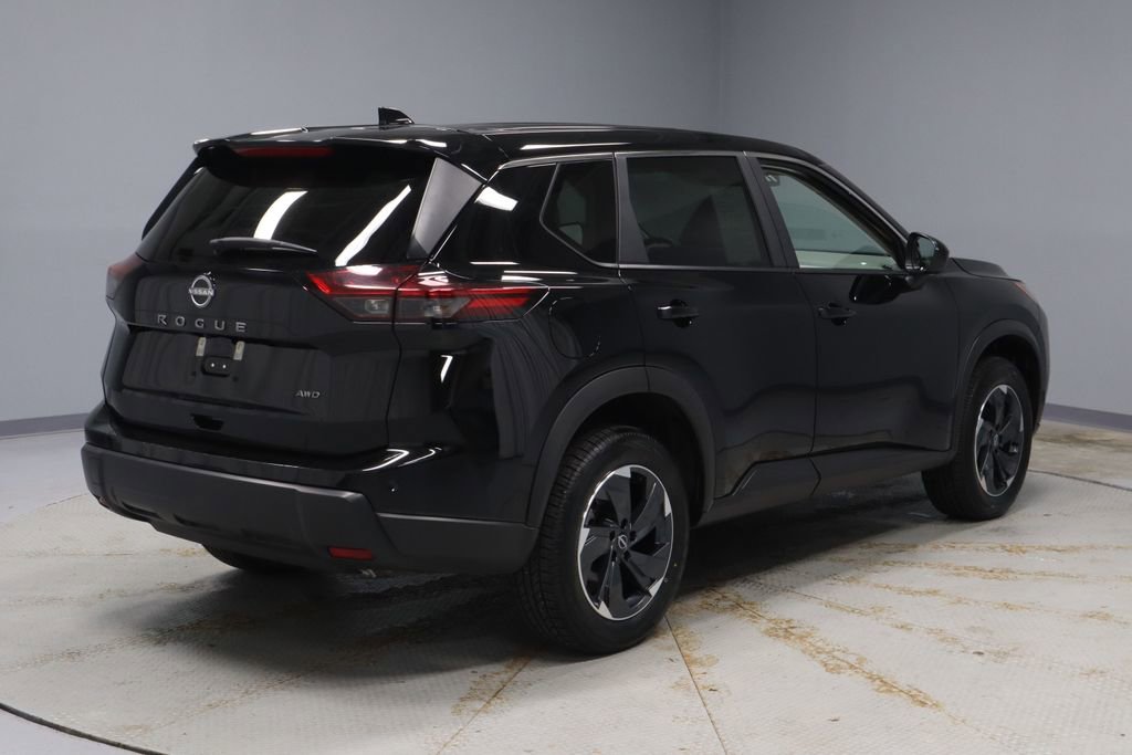 Used 2025 Nissan Rogue SV image 10