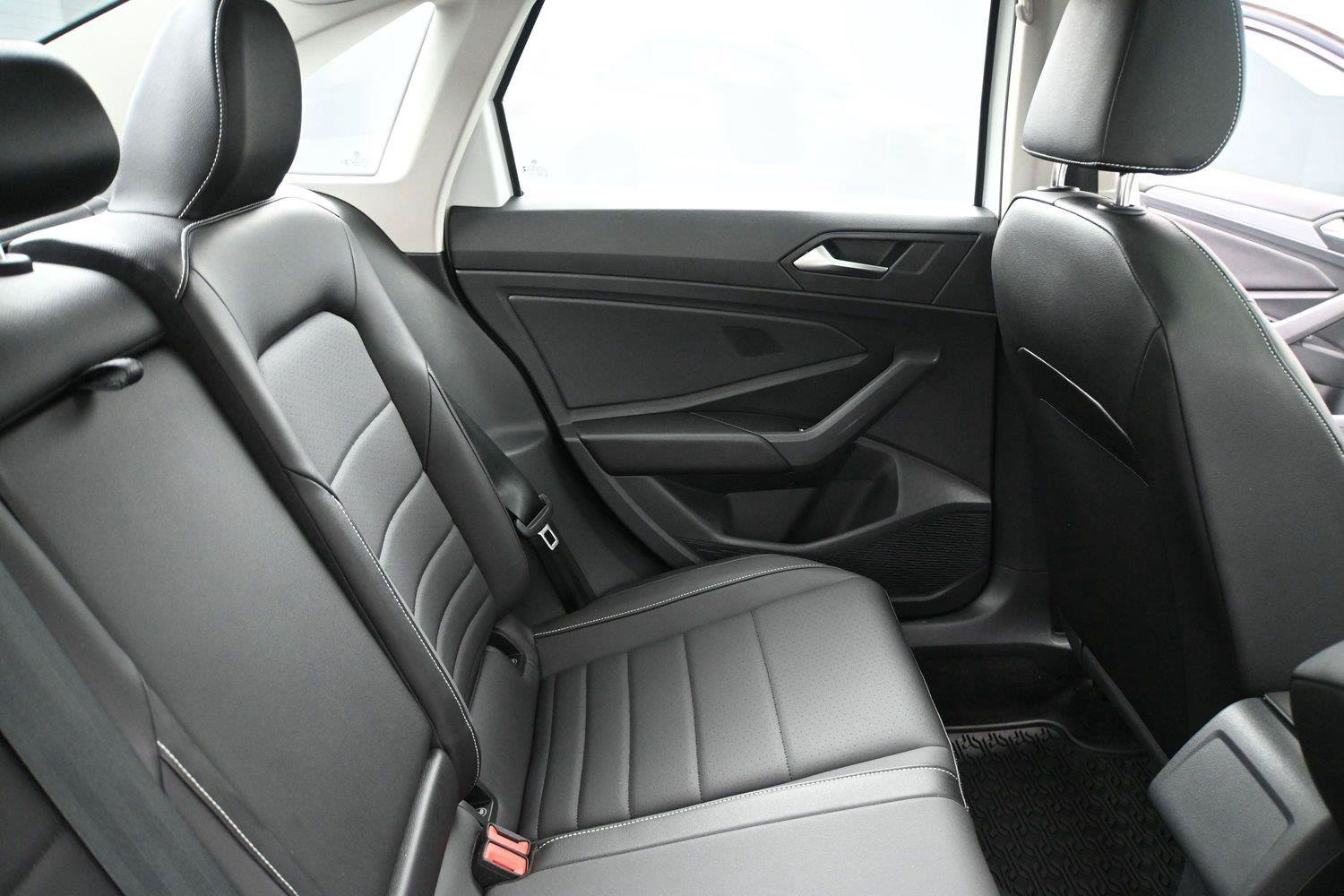 Used 2023 Volkswagen Jetta SE w/ Panoramic Sunroof Package FWD image 21