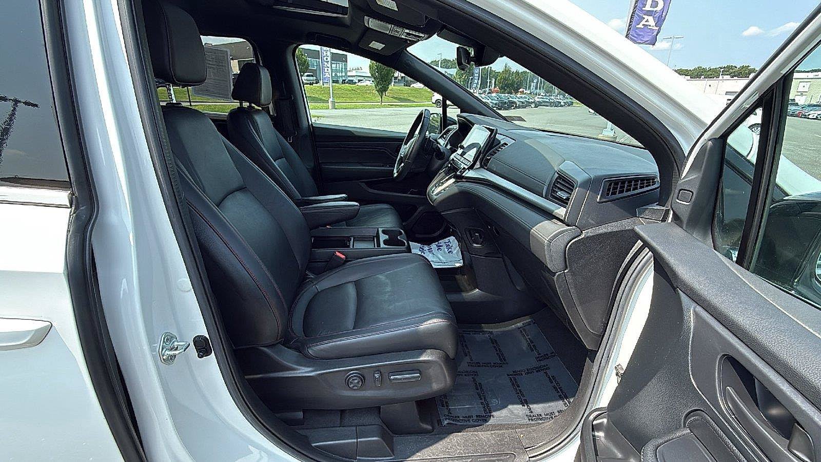 Used 2023 Honda Odyssey Sport image 19