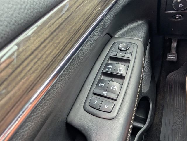 Used 2014 Jeep Grand Cherokee Overland image 36