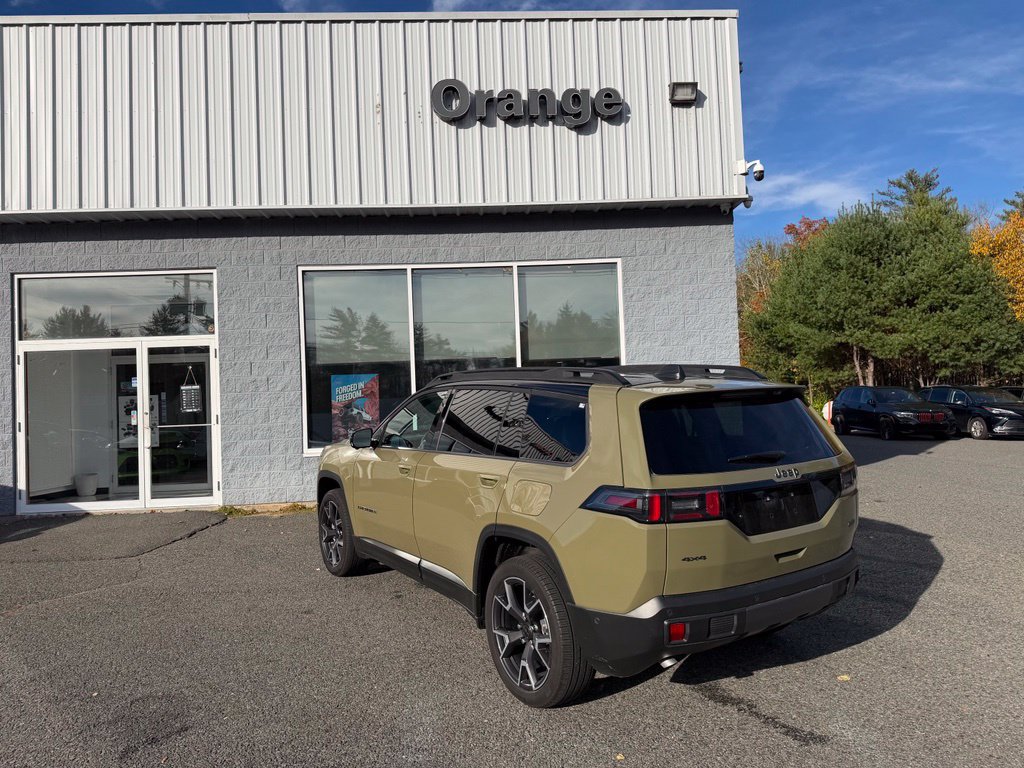 Used 2026 Jeep Cherokee Overland w/ Advanced Pro Tech Group AWD/4WD image 3