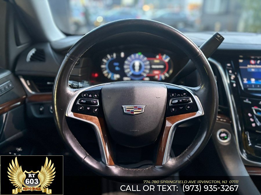 Used 2019 Cadillac Escalade Luxury AWD/4WD image 15