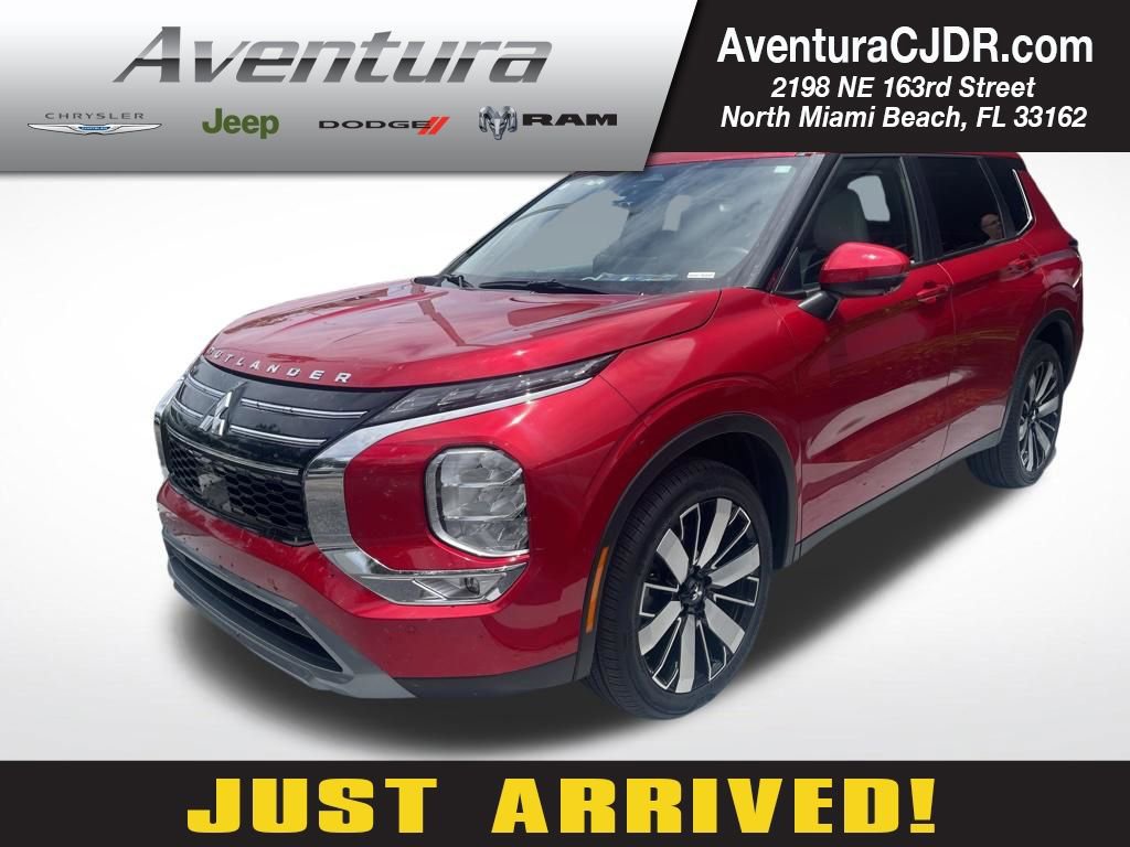 Used 2025 Mitsubishi Outlander SE FWD image 1