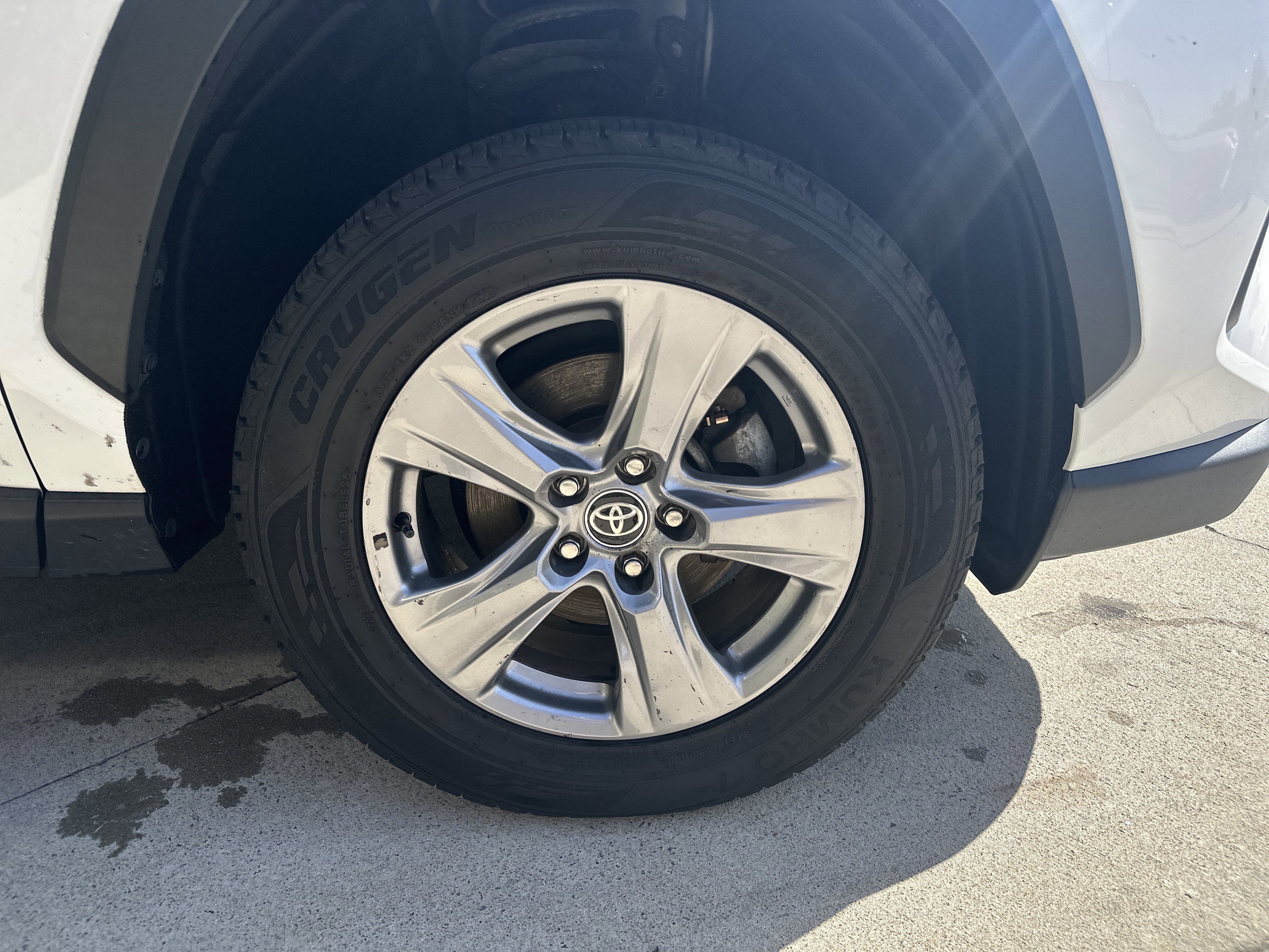 Used 2022 Toyota RAV4 LE AWD/4WD image 21