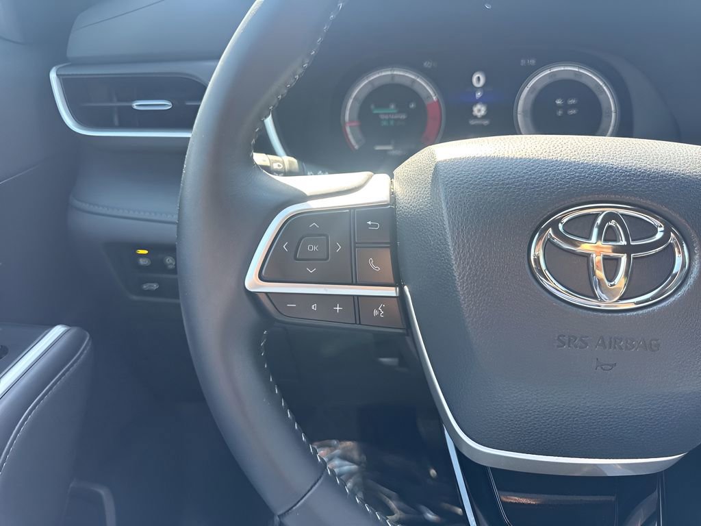 Used 2025 Toyota Highlander Limited image 15
