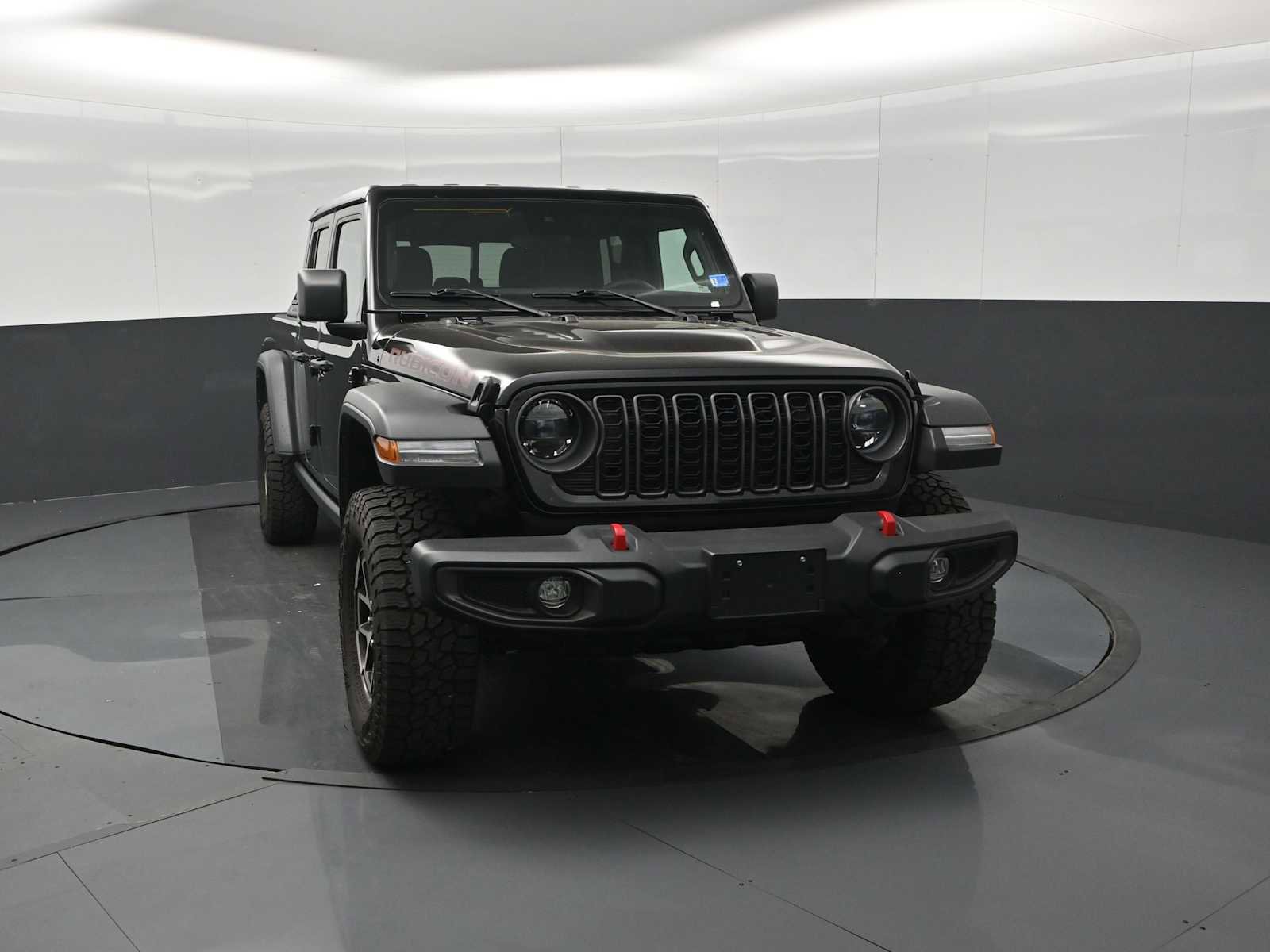 Used 2024 Jeep Gladiator Rubicon w/ Convenience Group image 3