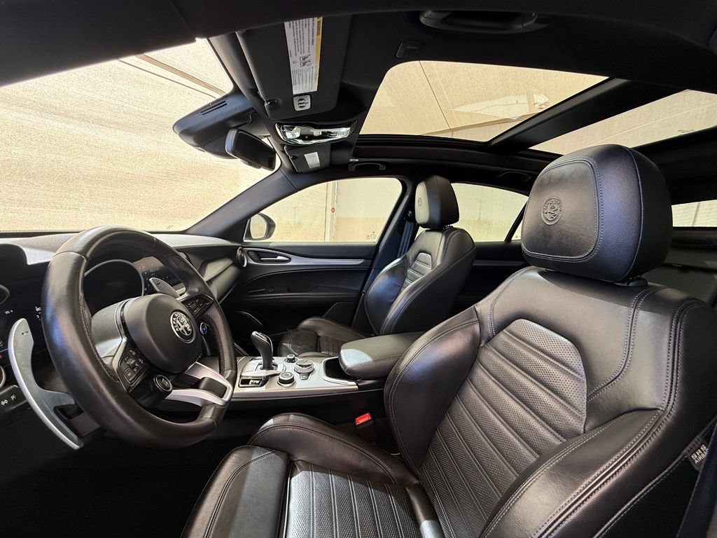 Used 2021 Alfa Romeo Stelvio Ti Sport AWD/4WD image 32