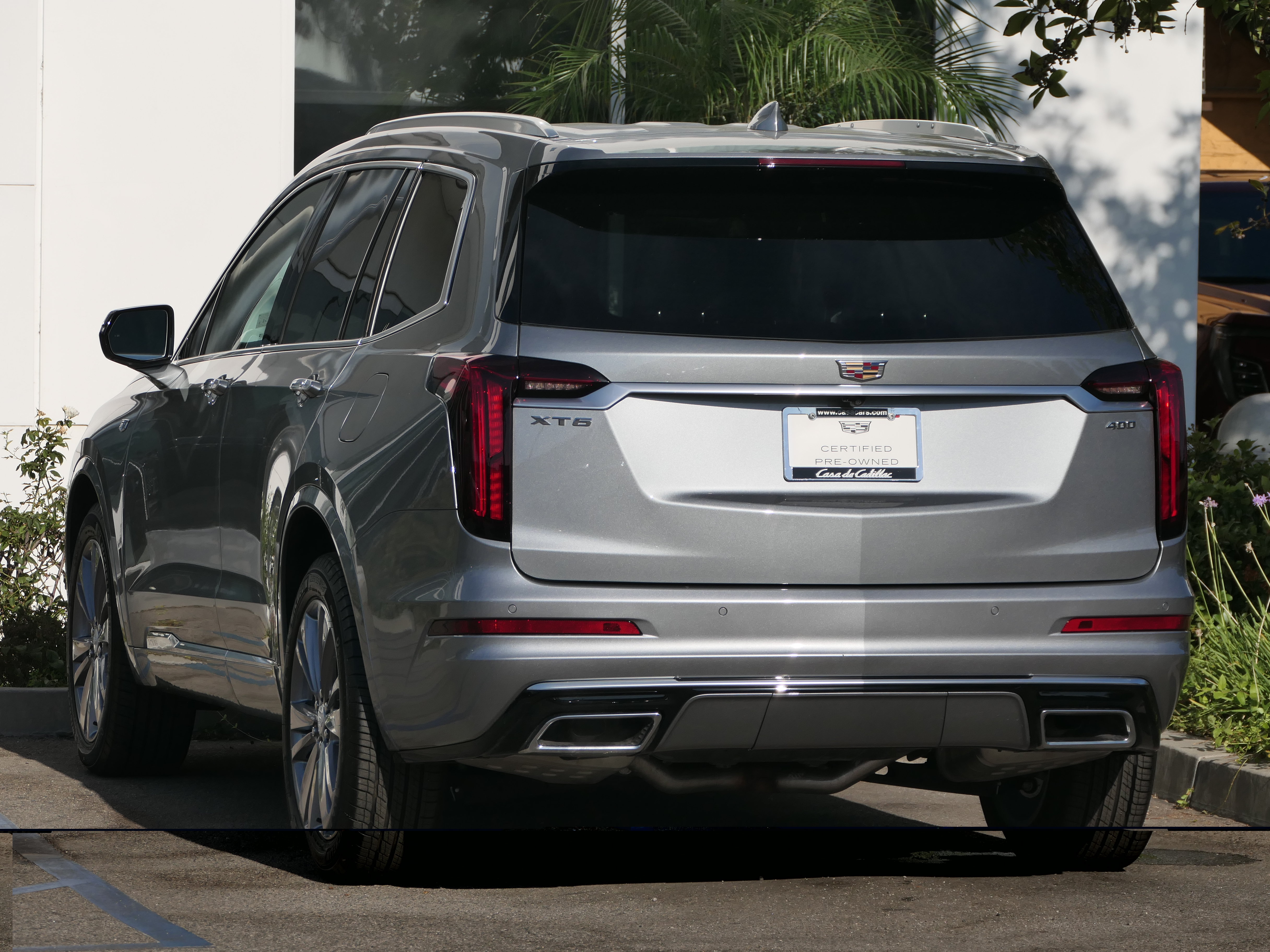 Certified 2025 Cadillac XT6 Premium Luxury FWD image 3