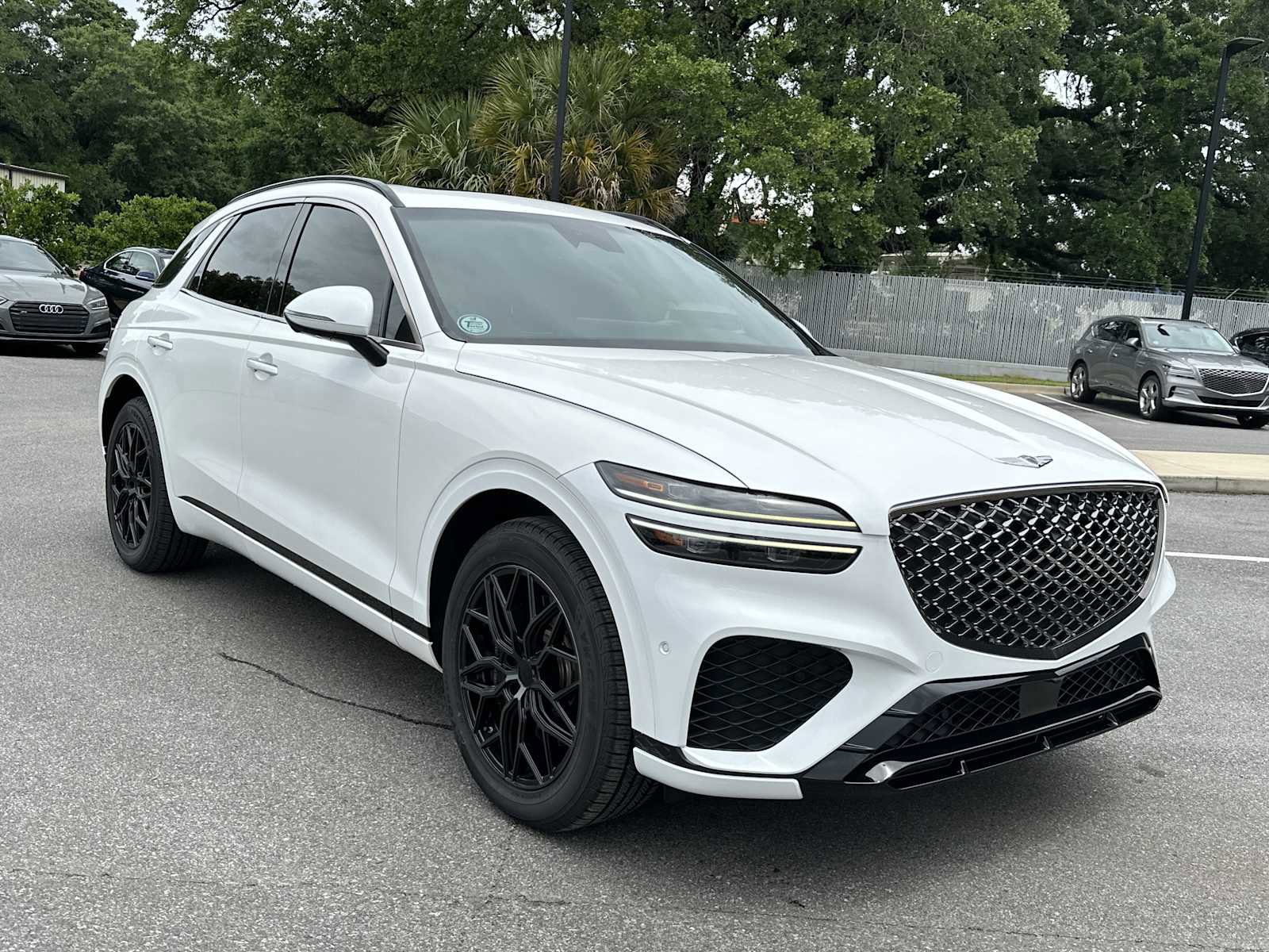 Used 2022 Genesis GV70 3.5T Sport w/ Sport Advanced Package AWD/4WD image 2