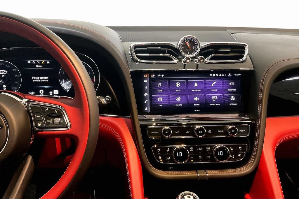 Used 2022 Bentley Bentayga AWD/4WD image 11
