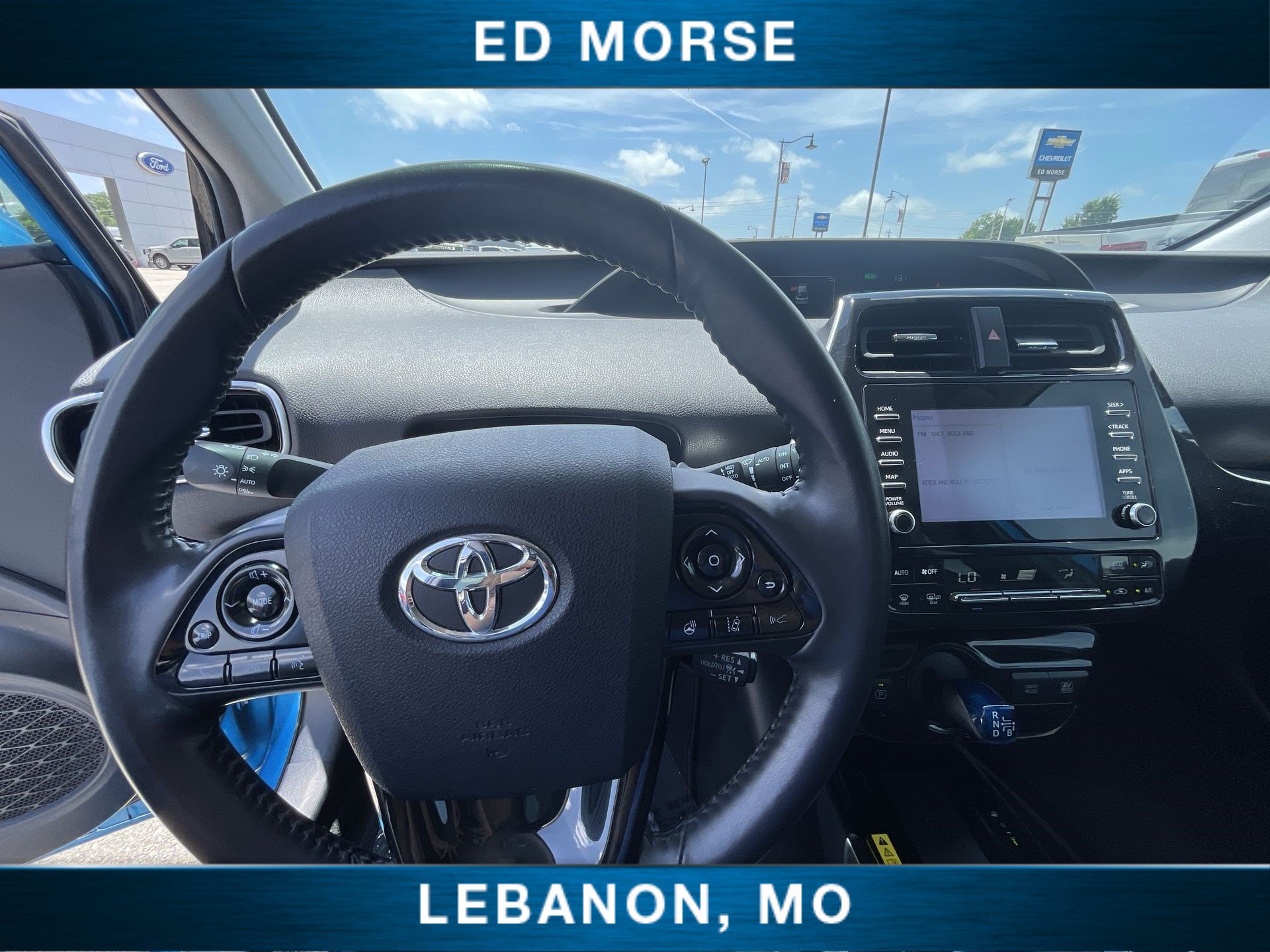 Used 2020 Toyota Prius XLE w/ Carpet Mat Package FWD image 11