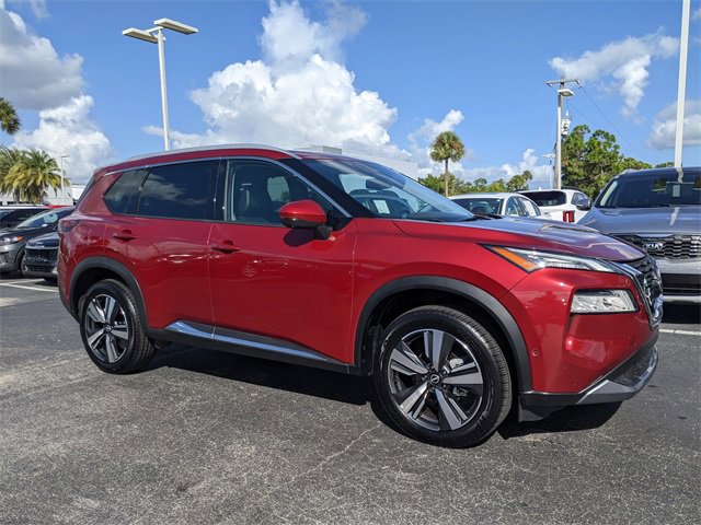 Used 2023 Nissan Rogue SL w/ SL Premium Package image 2