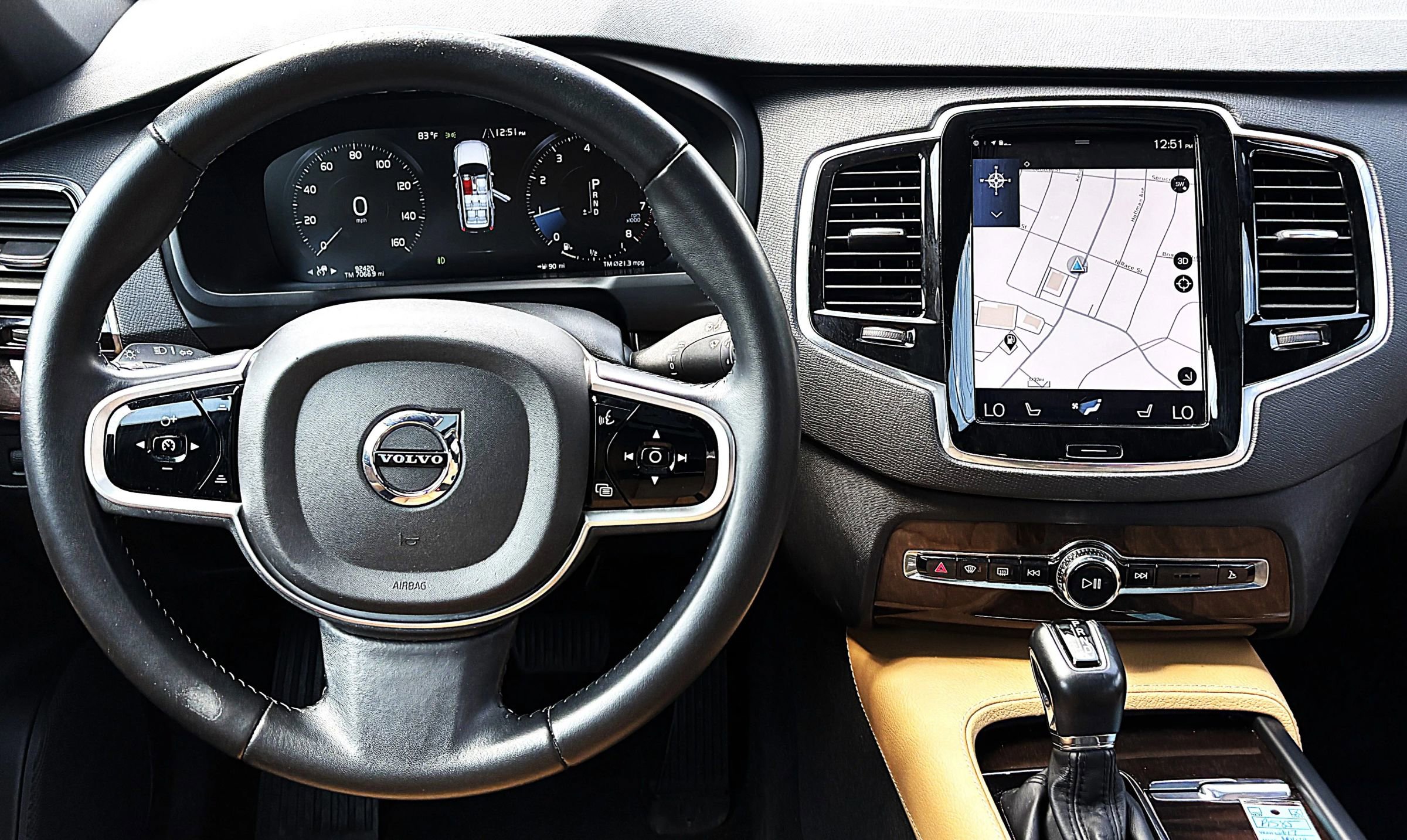 Used 2017 Volvo XC90 T6 Momentum w/ Vision Package AWD/4WD image 12