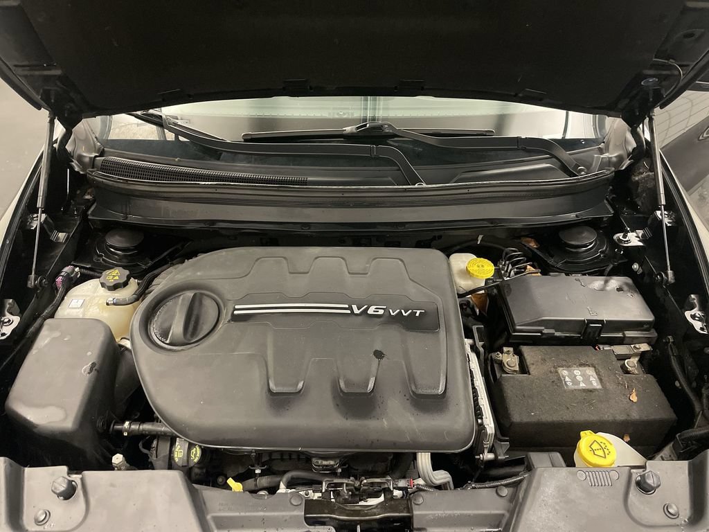 Used 2018 Jeep Cherokee Limited AWD/4WD image 23