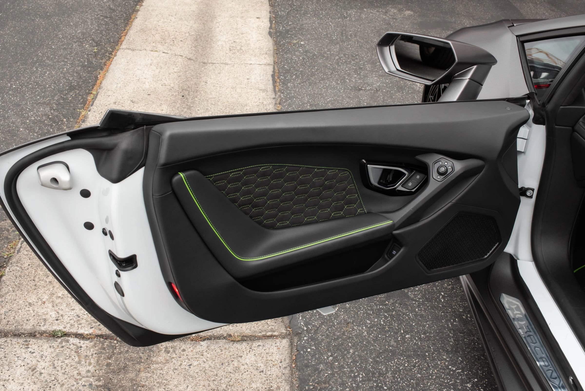 Used 2020 Lamborghini Huracan EVO AWD/4WD image 15