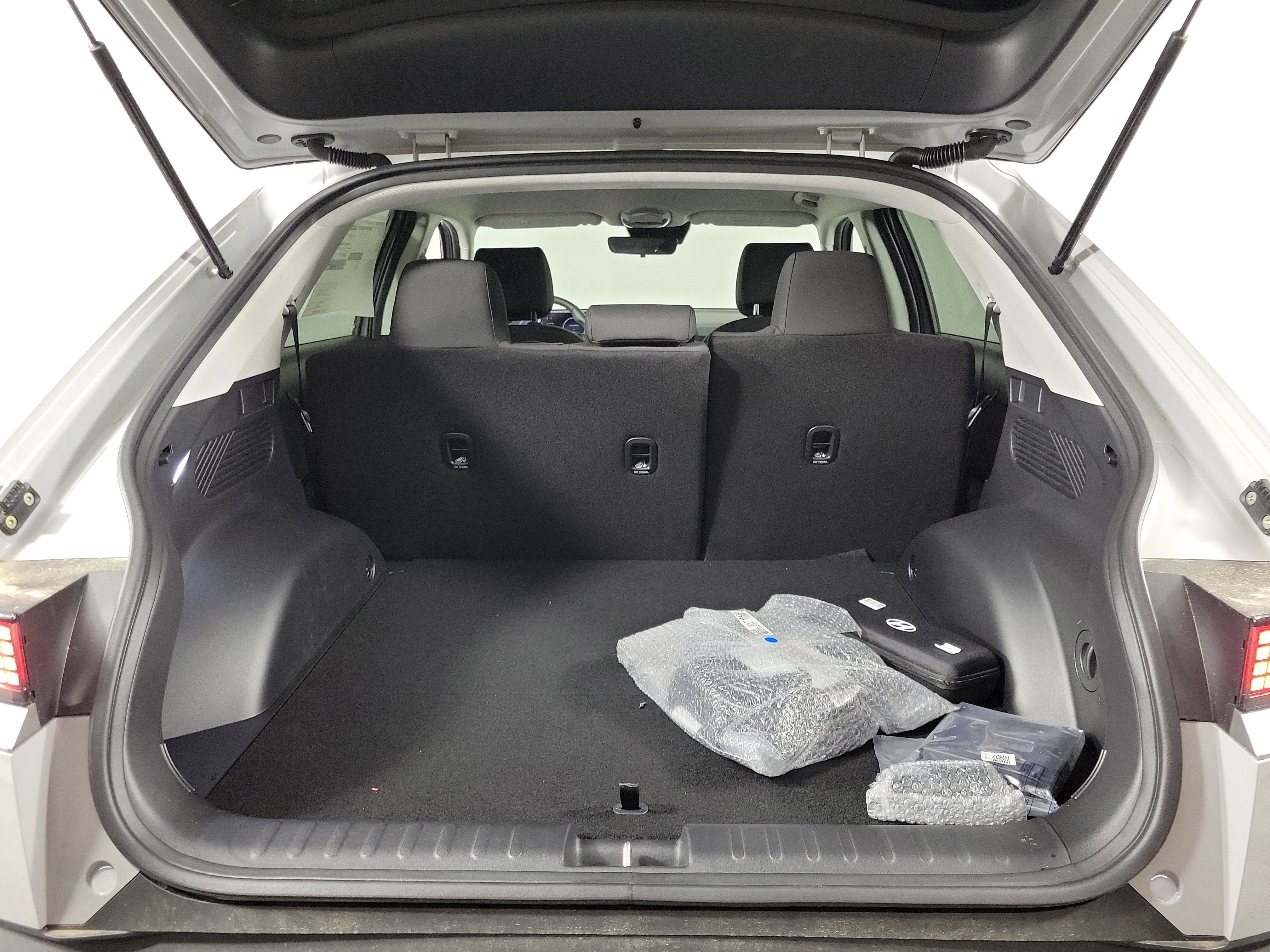 New 2026 Hyundai Ioniq 5 SE AWD/4WD image 36