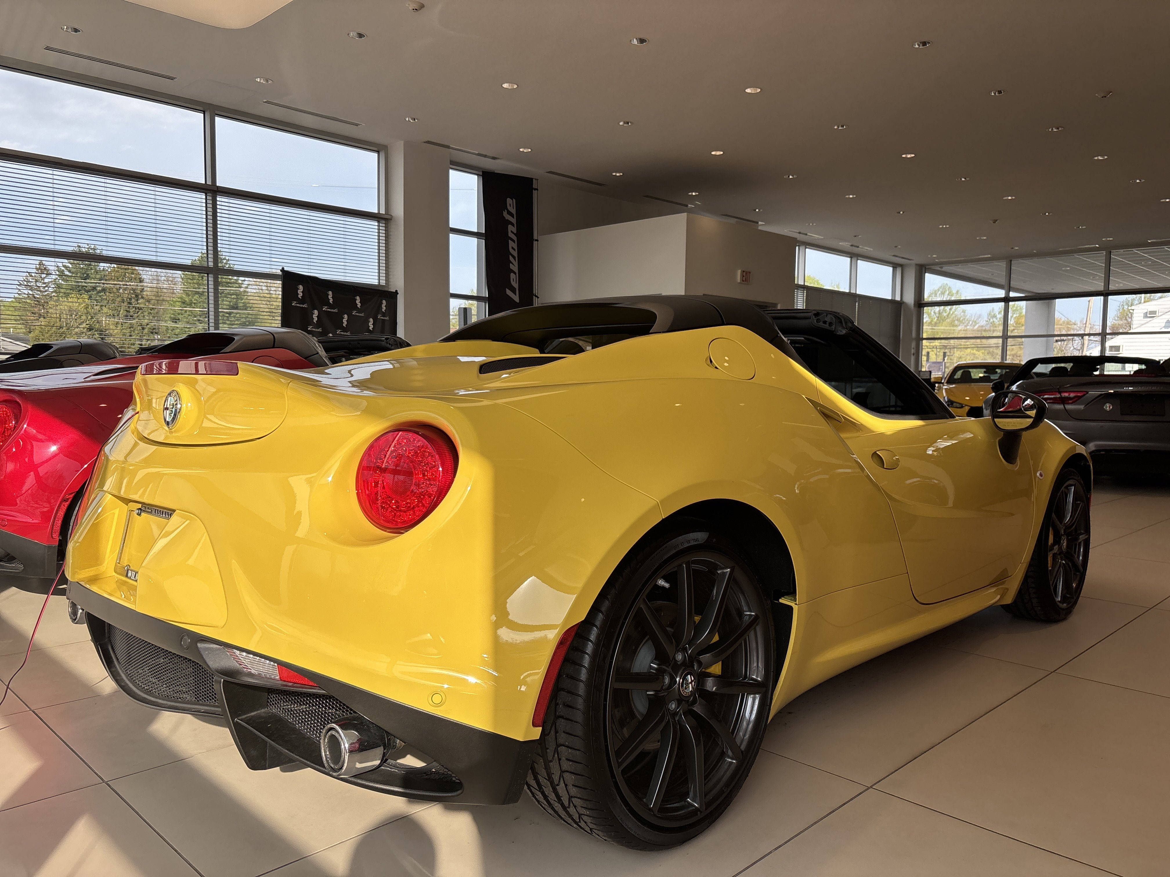 Used 2016 Alfa Romeo 4C Spider RWD image 4