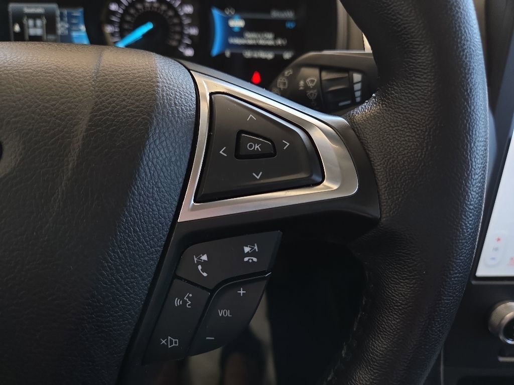 Used 2022 Ford Edge Titanium AWD/4WD image 19