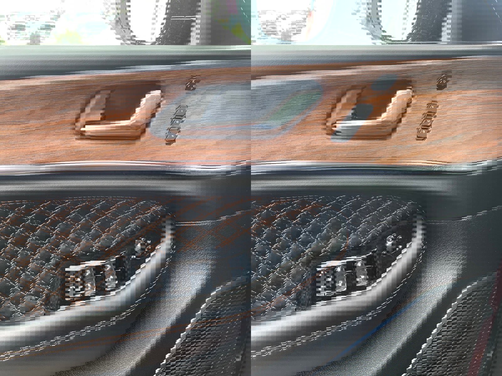 Used 2025 Jeep Grand Cherokee Summit image 18