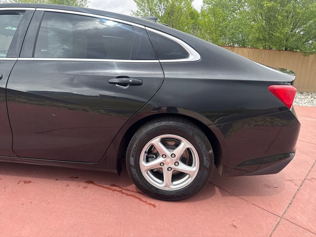Used 2017 Chevrolet Malibu LS FWD image 35