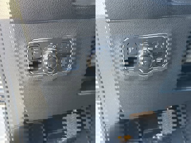 Used 2022 Mercedes-Benz GLB 250 image 17