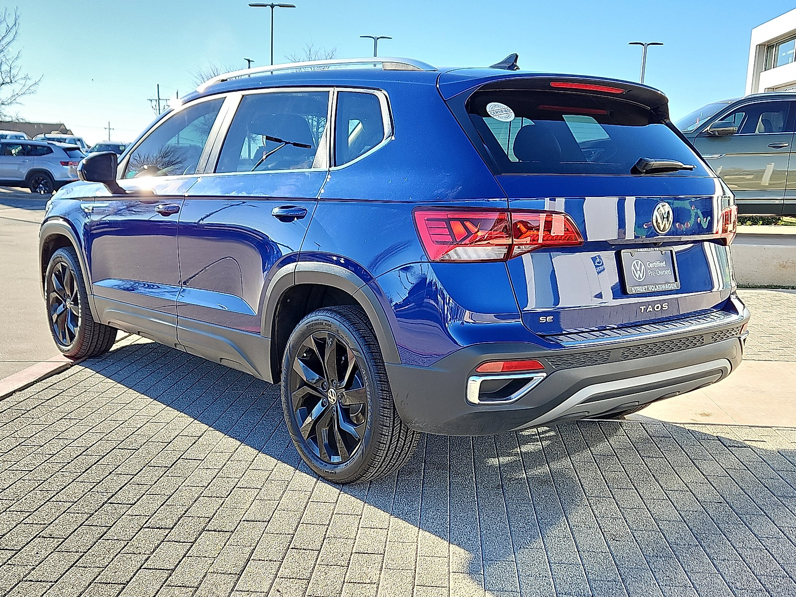 Certified 2023 Volkswagen Taos SE w/ Panoramic Sunroof Package image 2