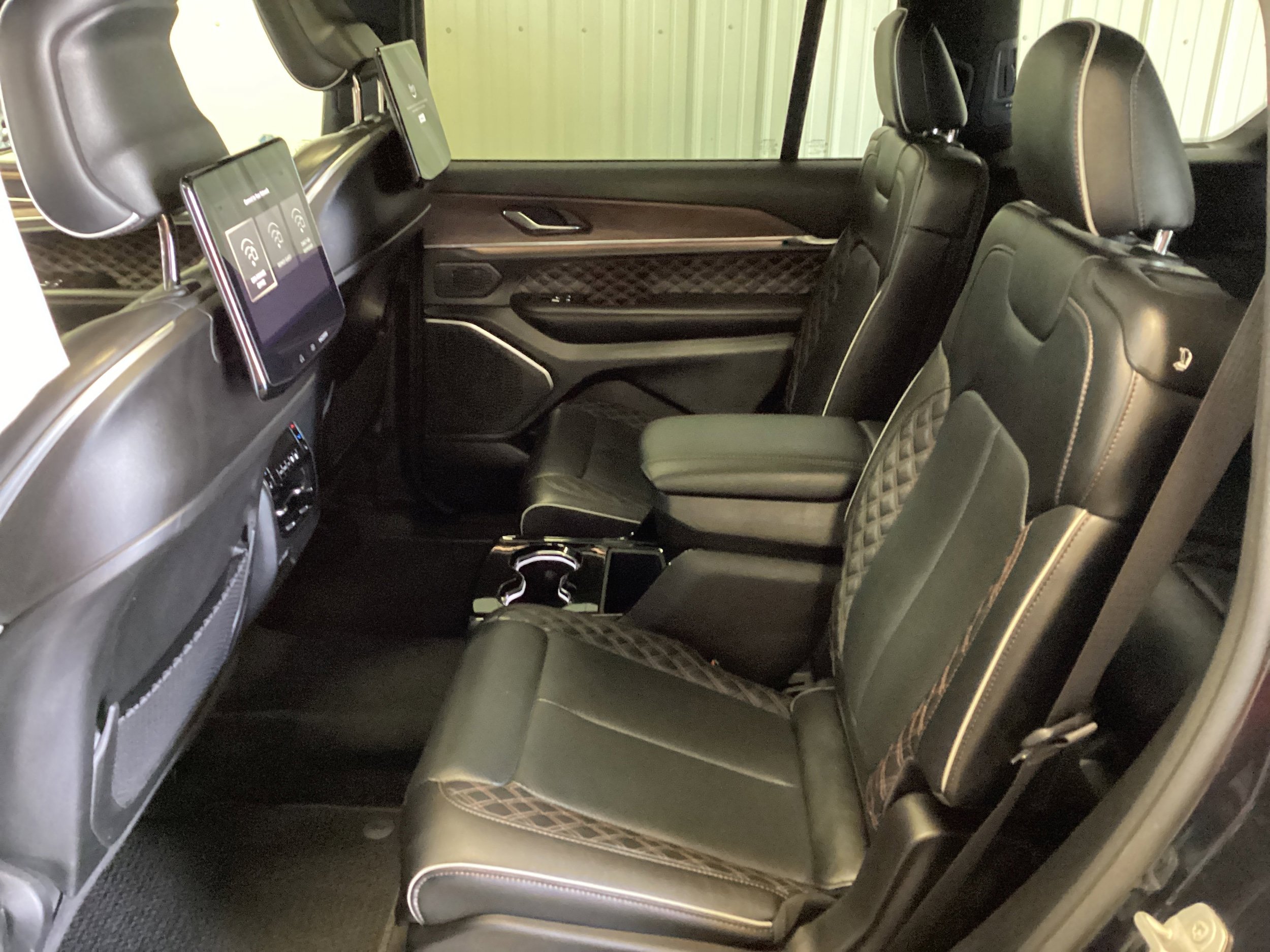 Used 2024 Jeep Grand Cherokee L Summit w/ Advanced Protech Group IV image 40