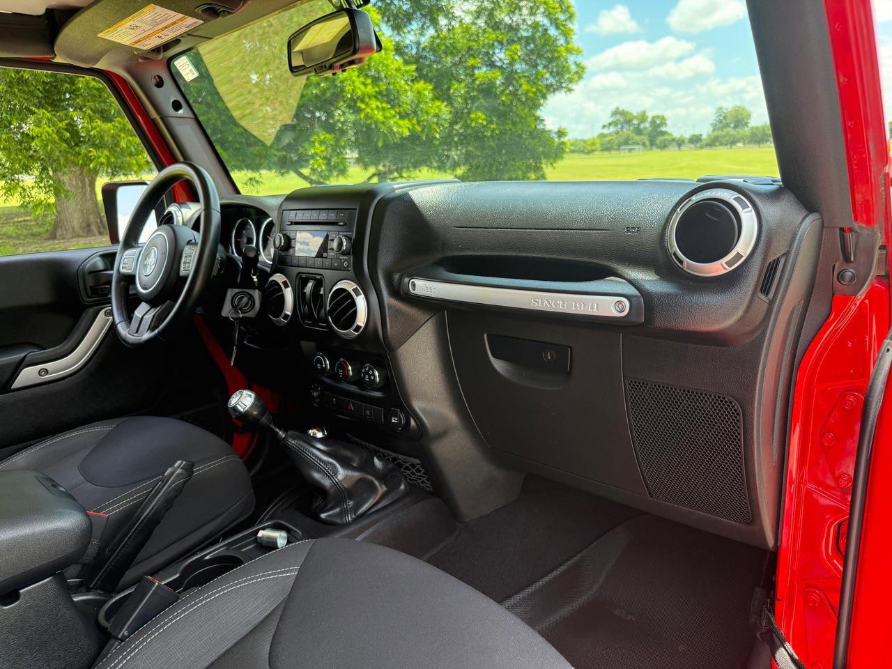 Used 2015 Jeep Wrangler Sahara w/ Trailer Tow Group AWD/4WD image 17
