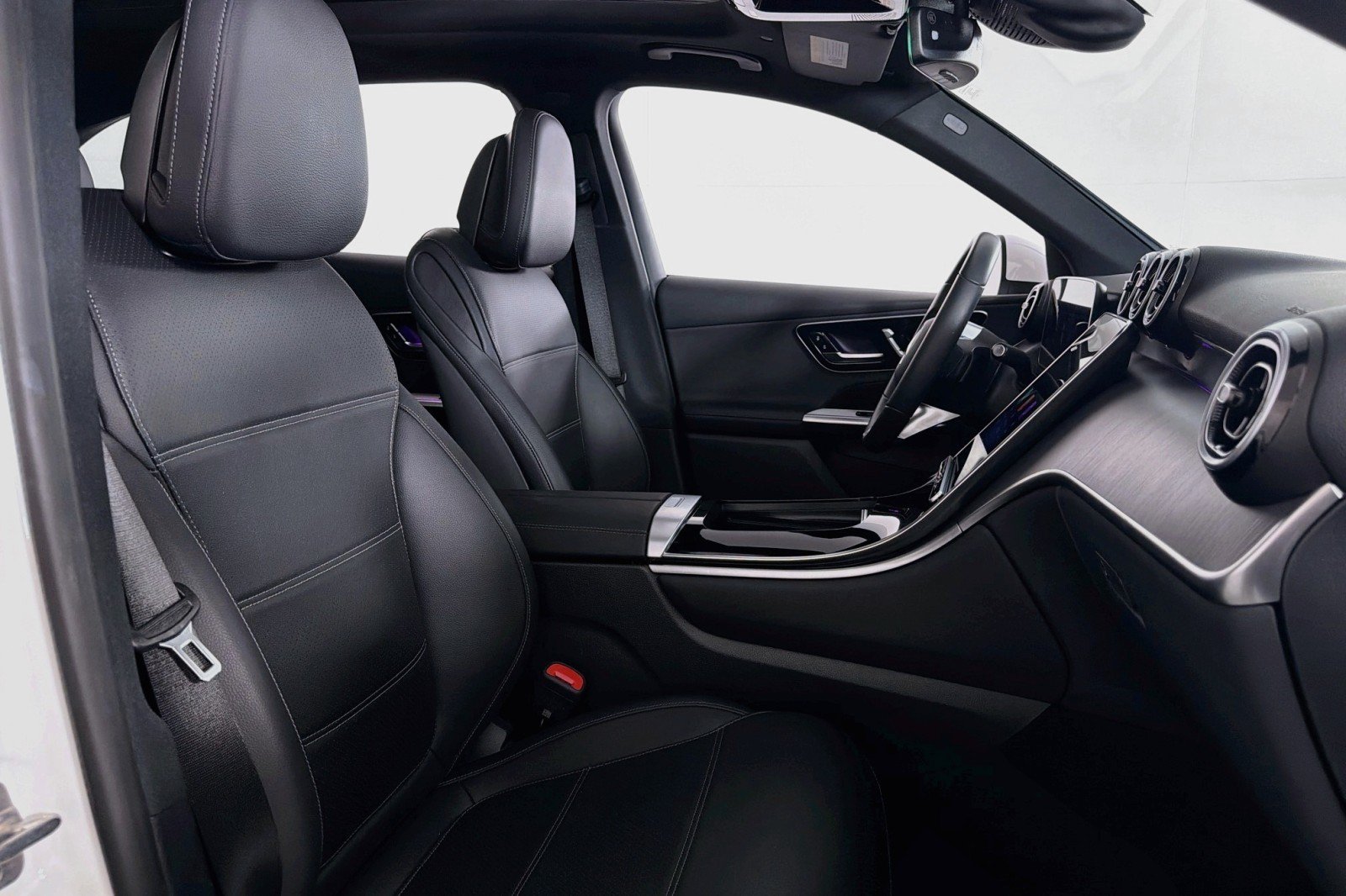 Certified 2026 Mercedes-Benz GLC 300 image 8