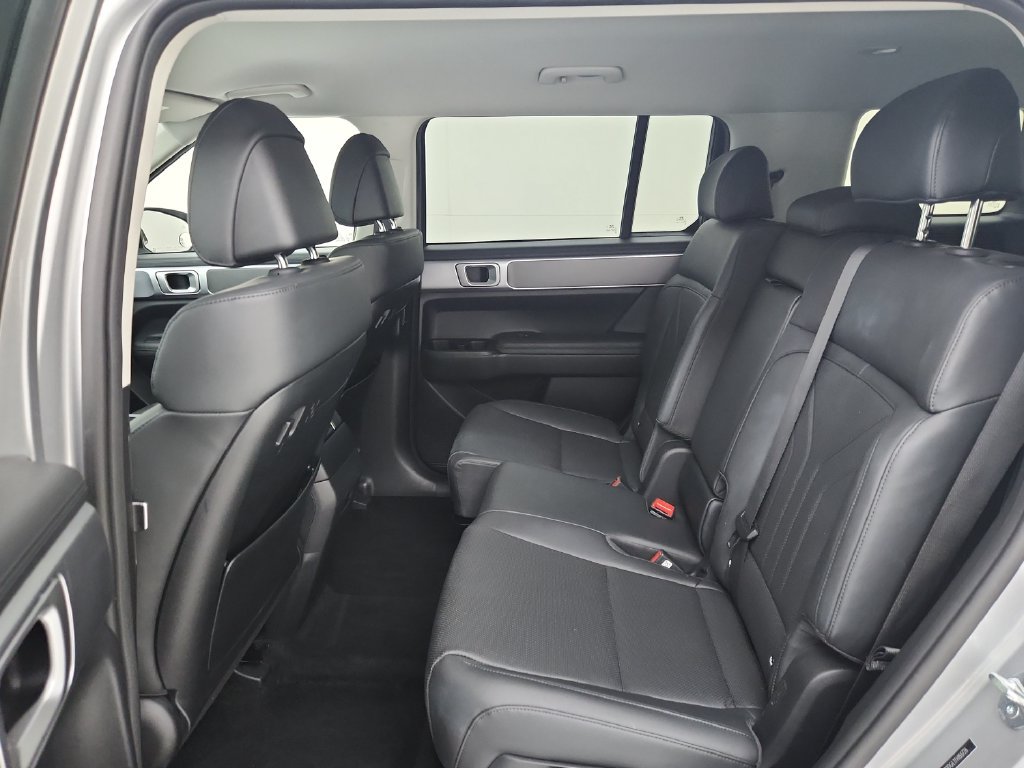 Used 2026 Hyundai Santa Fe SEL AWD/4WD image 32