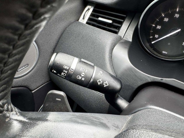 Used 2017 Land Rover Range Rover Evoque SE image 23
