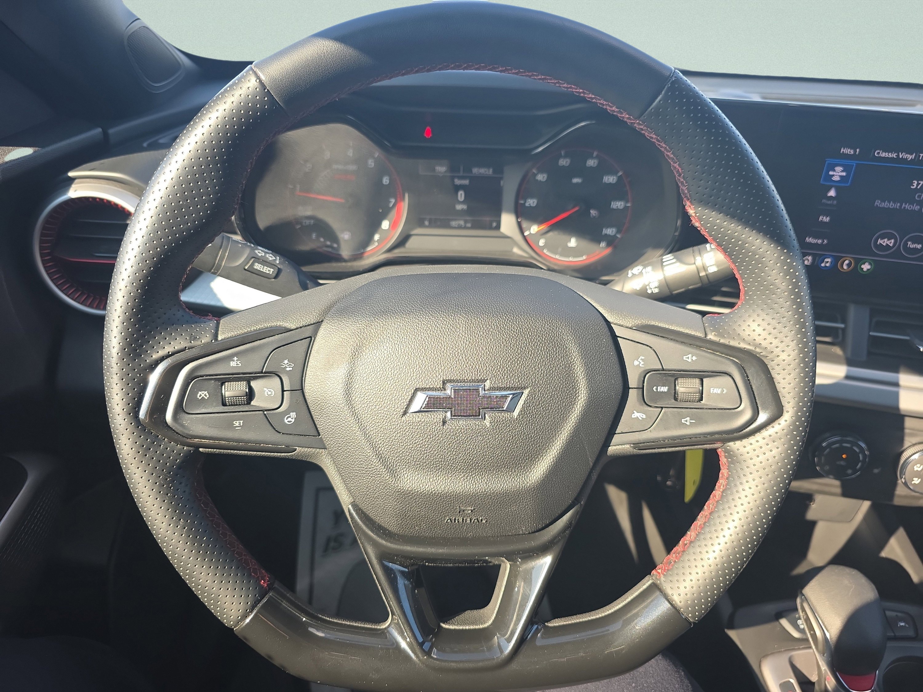 Used 2024 Chevrolet Trax RS w/ Sunroof Package FWD image 34