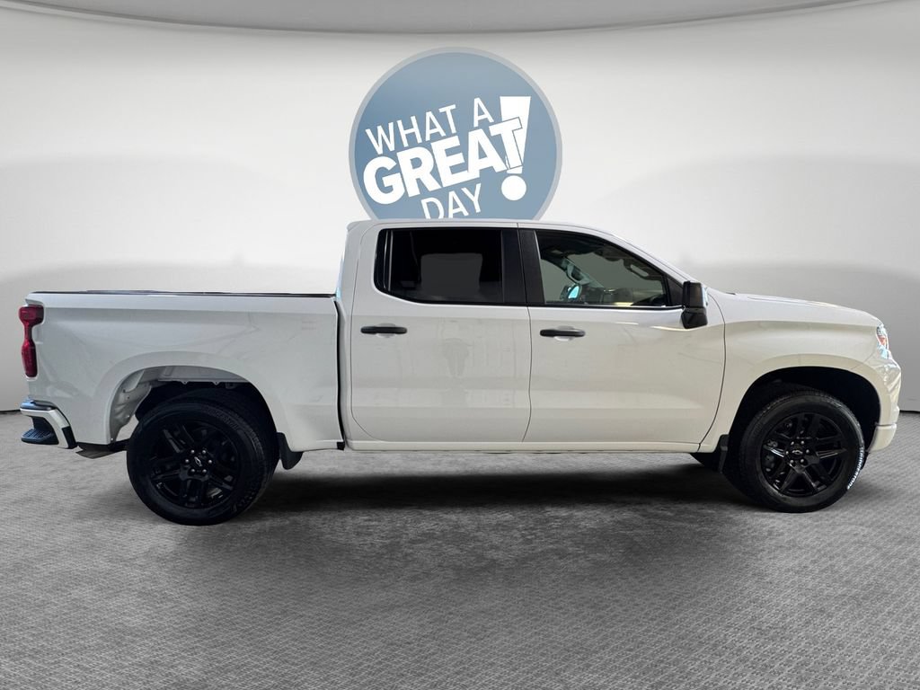 Used 2026 Chevrolet Silverado 1500 Custom AWD/4WD image 2