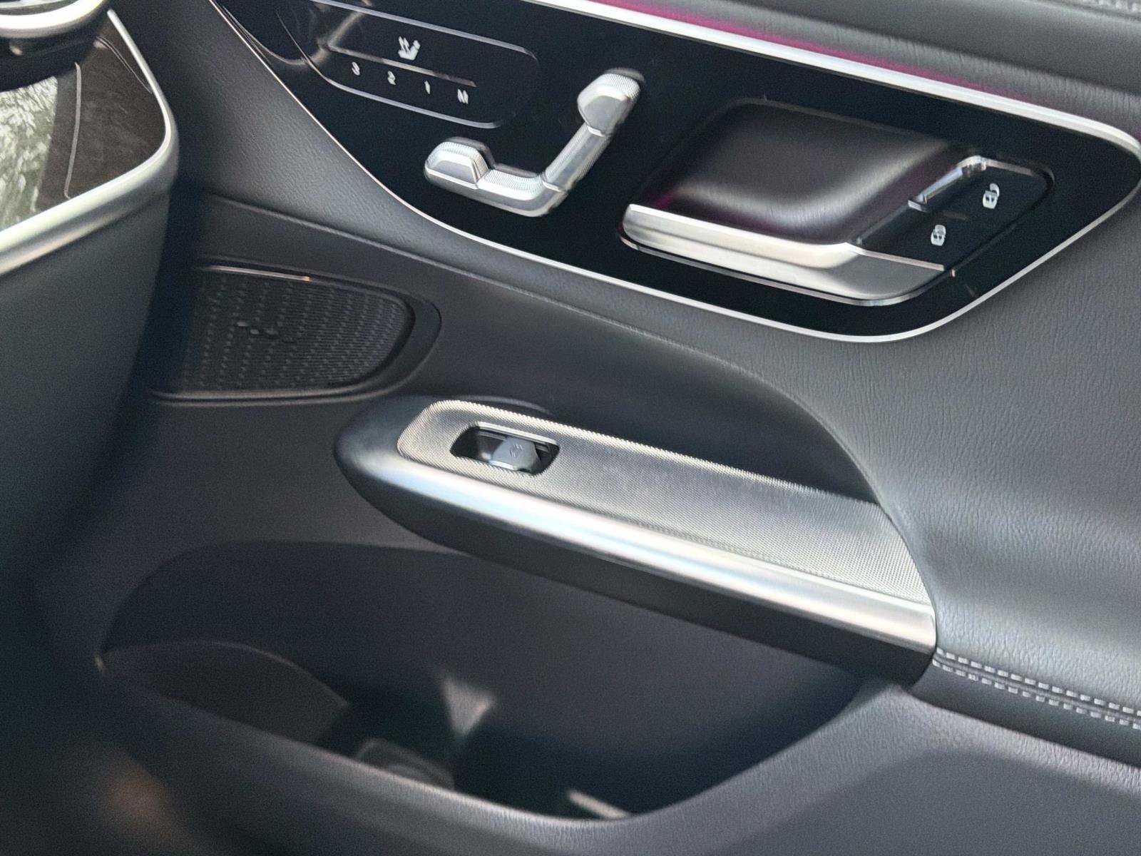 Certified 2024 Mercedes-Benz GLC 300 image 18