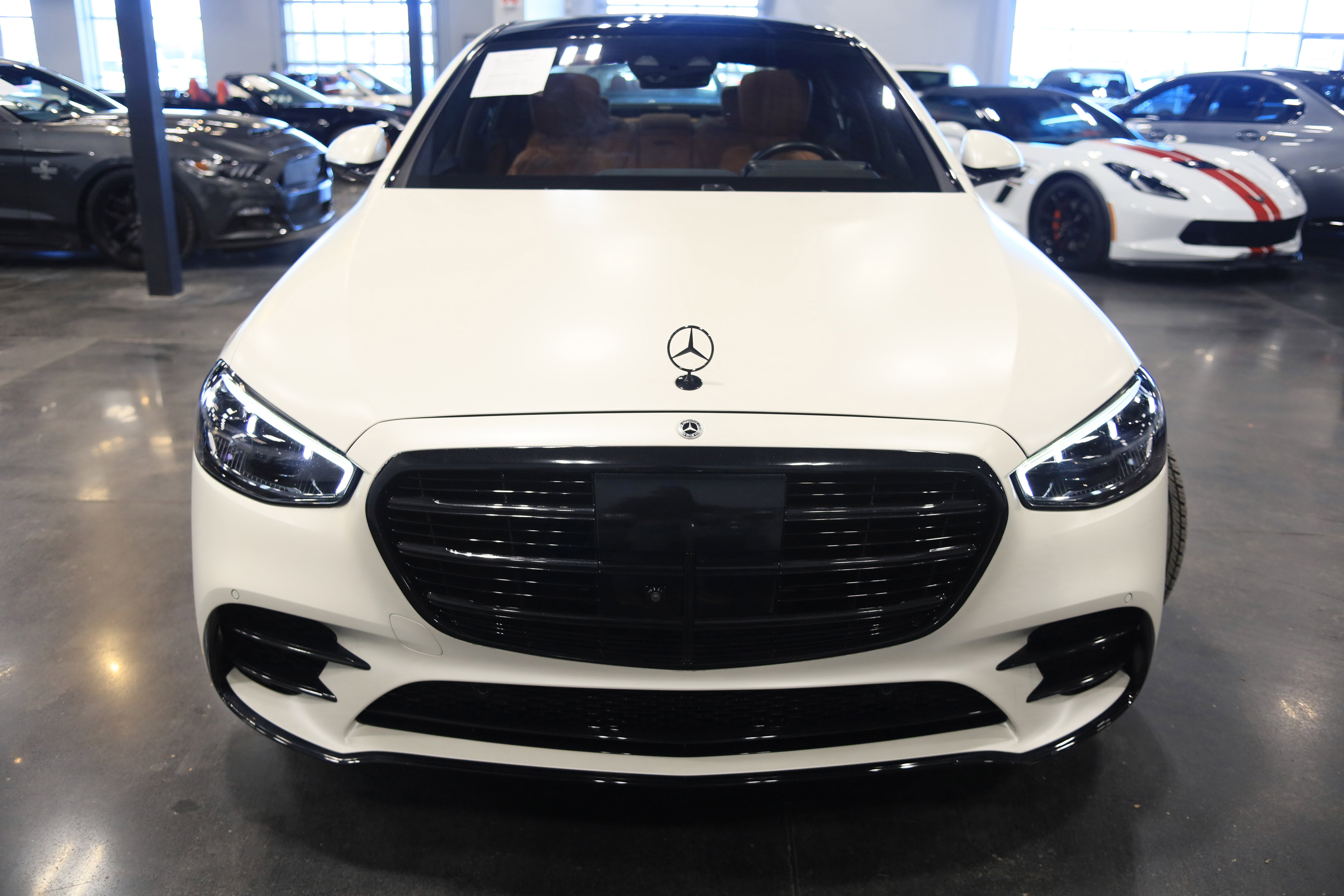 Used 2022 Mercedes-Benz S 580 4MATIC Sedan image 2