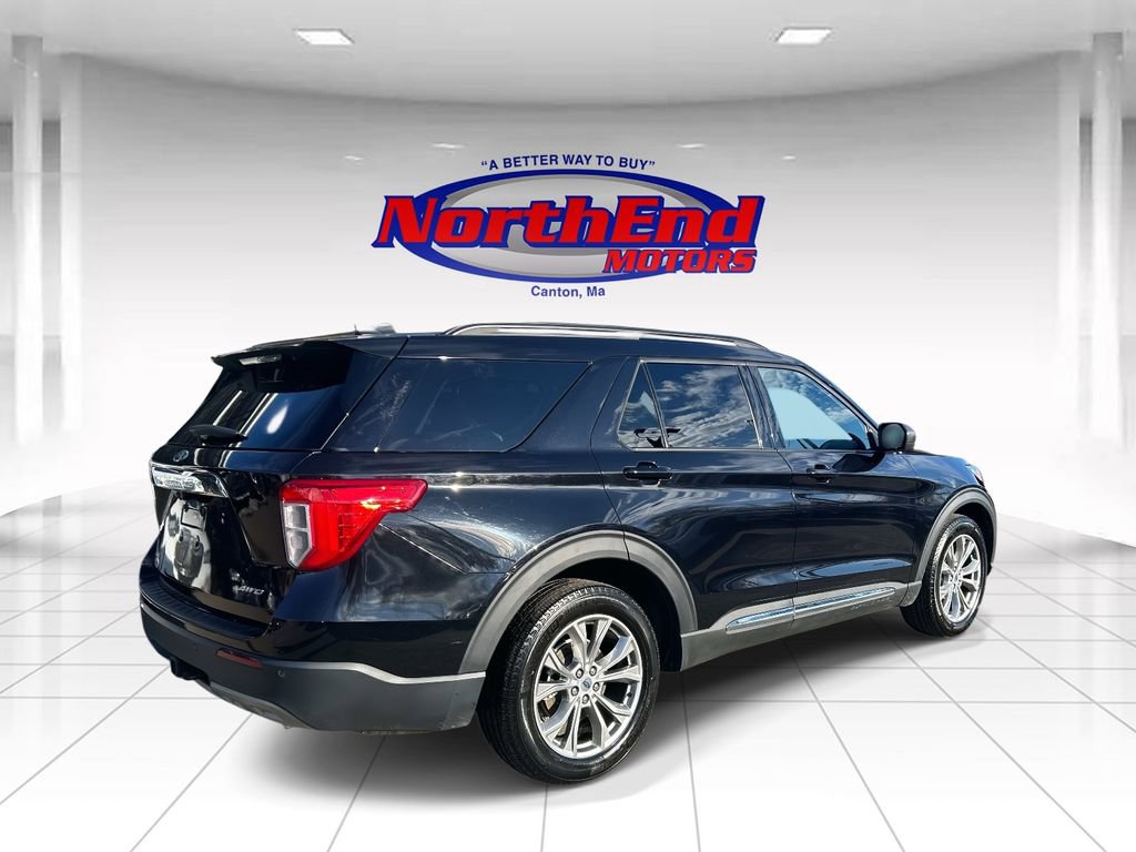 Used 2022 Ford Explorer XLT w/ Equipment Group 202A image 3